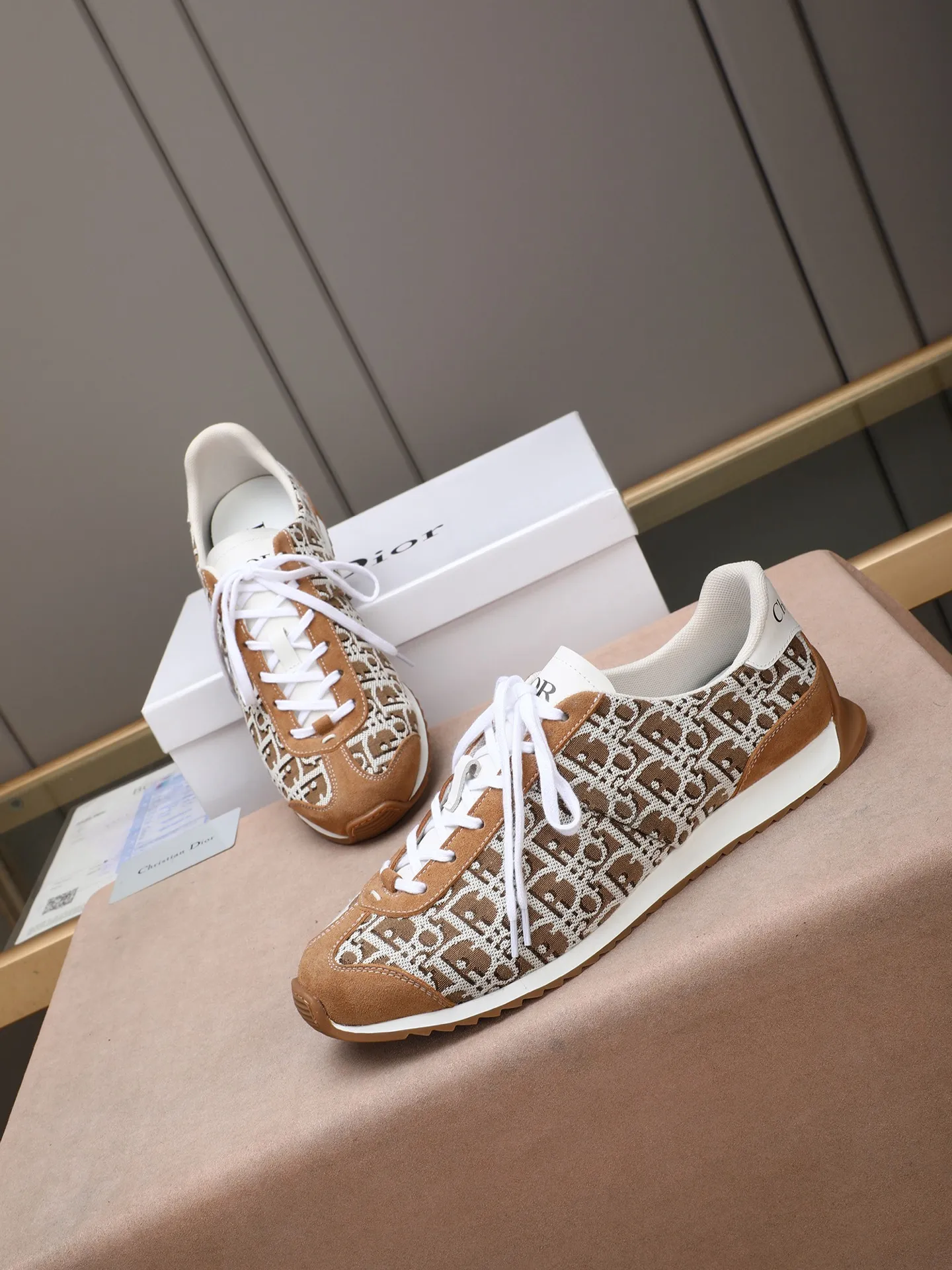 Men's shoes💰440 Dior【Dior】😘😘High-end series of casual men's shoes, simple and elegant👍👍👍The upper is made of first-layer genuine leather spliced ​​with Dior's special material [sun][sun]; imported first-layer sheepskin lining; special outsole, wear-resistant, lightweight, the overall design is harmonious and unified without lacking personality 👣🌟✨You deserve it! Multiple colors to choose from! 😍Size 38～44. (45 custom-made) The picture above is a big seller🔥🔥🔥